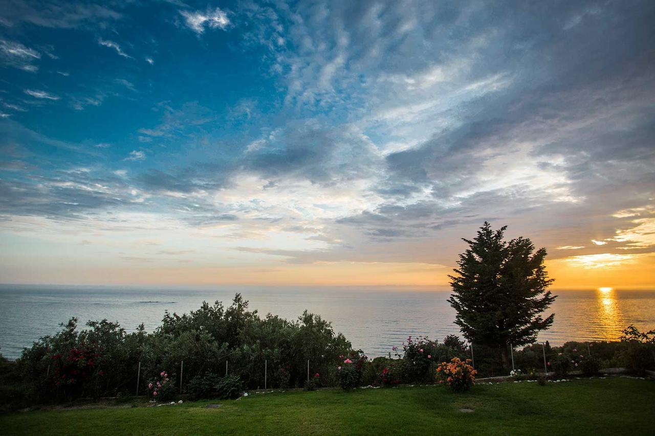 Areti Studios Paramonas  Buitenkant foto